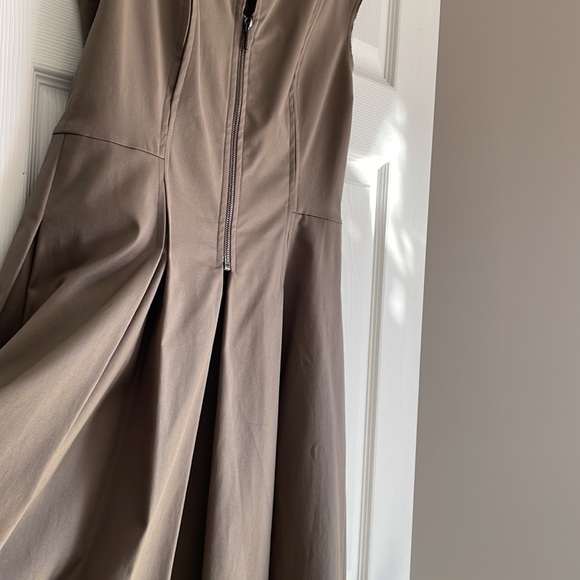Akris Punto, khaki dress - Picture 7 of 7